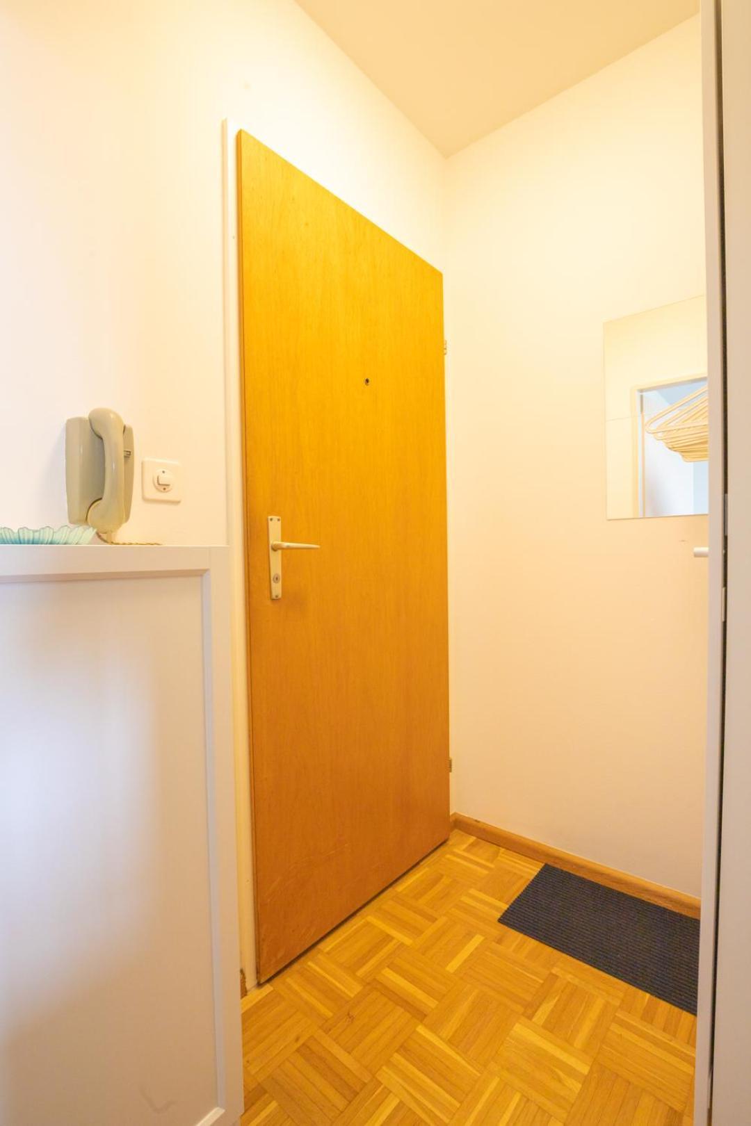 Special Blue Tiger Apartment Basel, Messe Kleinbasel 10-Star Exterior photo